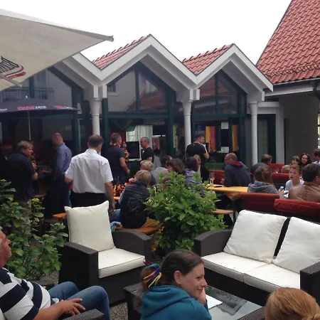 Romantik Kaufmannshof Берген-ауф-Рюген