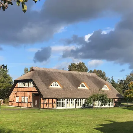 Romantik Kaufmannshof Отель Берген-ауф-Рюген