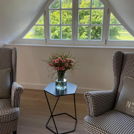 Romantik Kaufmannshof Отель Берген-ауф-Рюген