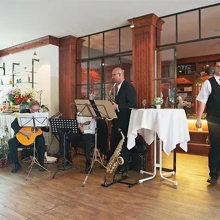 Отель Romantik Kaufmannshof Берген-ауф-Рюген