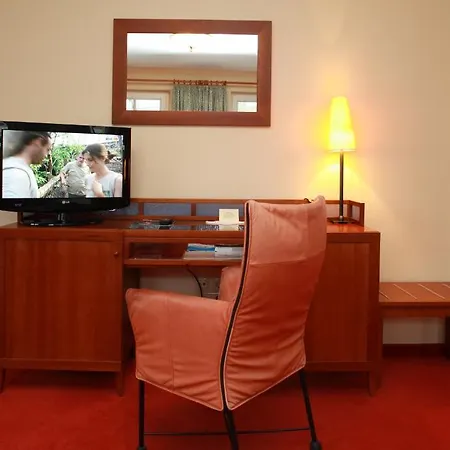 Romantik Kaufmannshof Отель Берген-ауф-Рюген