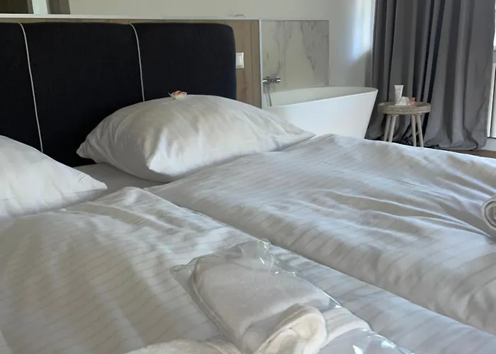 Romantik Kaufmannshof Otel